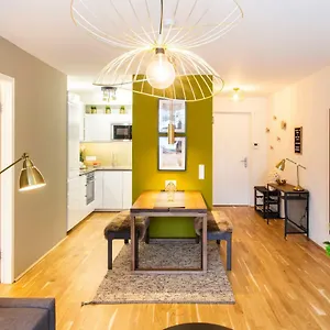 Apartment Cozy & Cool * 5 Min To City Center